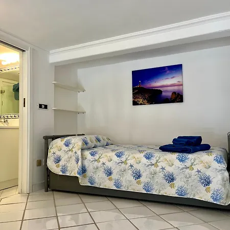 House Via Orlandi For 5 People